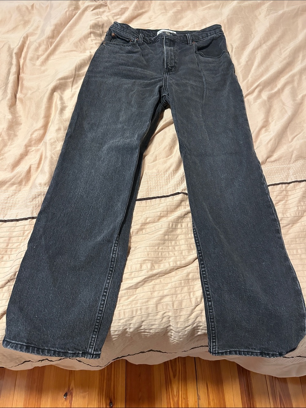 Abercrombie & Fitch - The 90’s Straight Ultra High Rise Black Jeans 29s